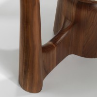 <a href="https://www.galeriegosserez.com/artistes/mohasseb-georges.html">Georges Mohasseb</a> - Drop Chair